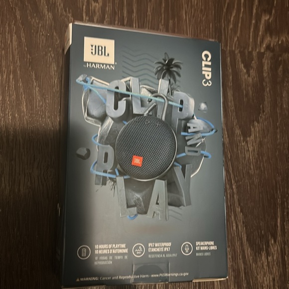 JBL Clip3 Ocean Blue color Portable Bluetooth Speaker - Picture 2 of 4